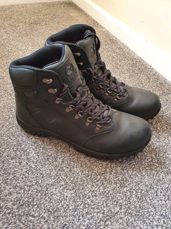 mens walking boots size 13